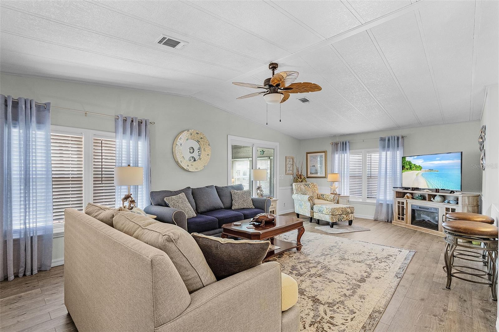Image 7 of 35 For 9126 Flamingo Circle