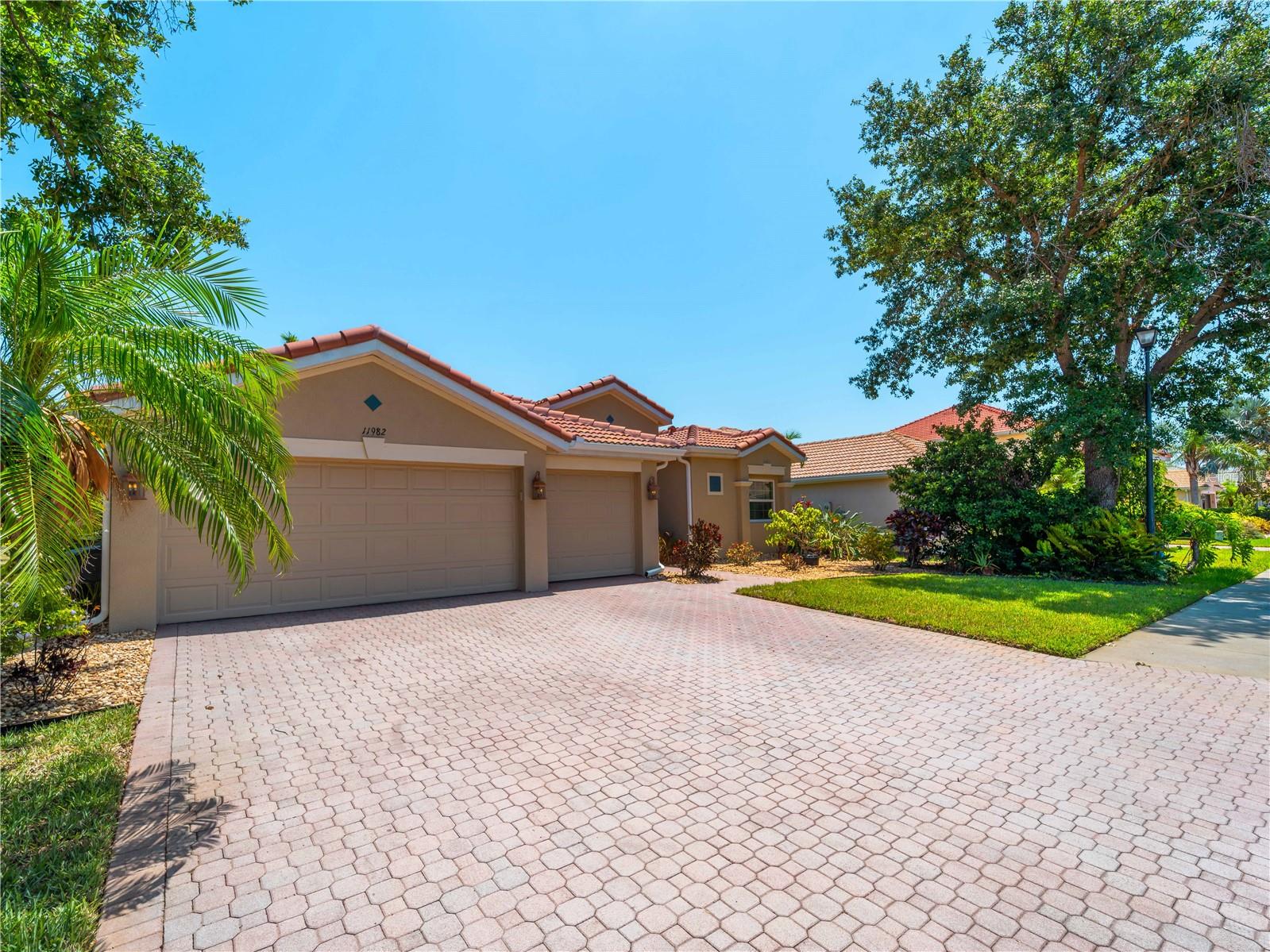 Image 3 of 57 For 11982 Granite Woods Loop