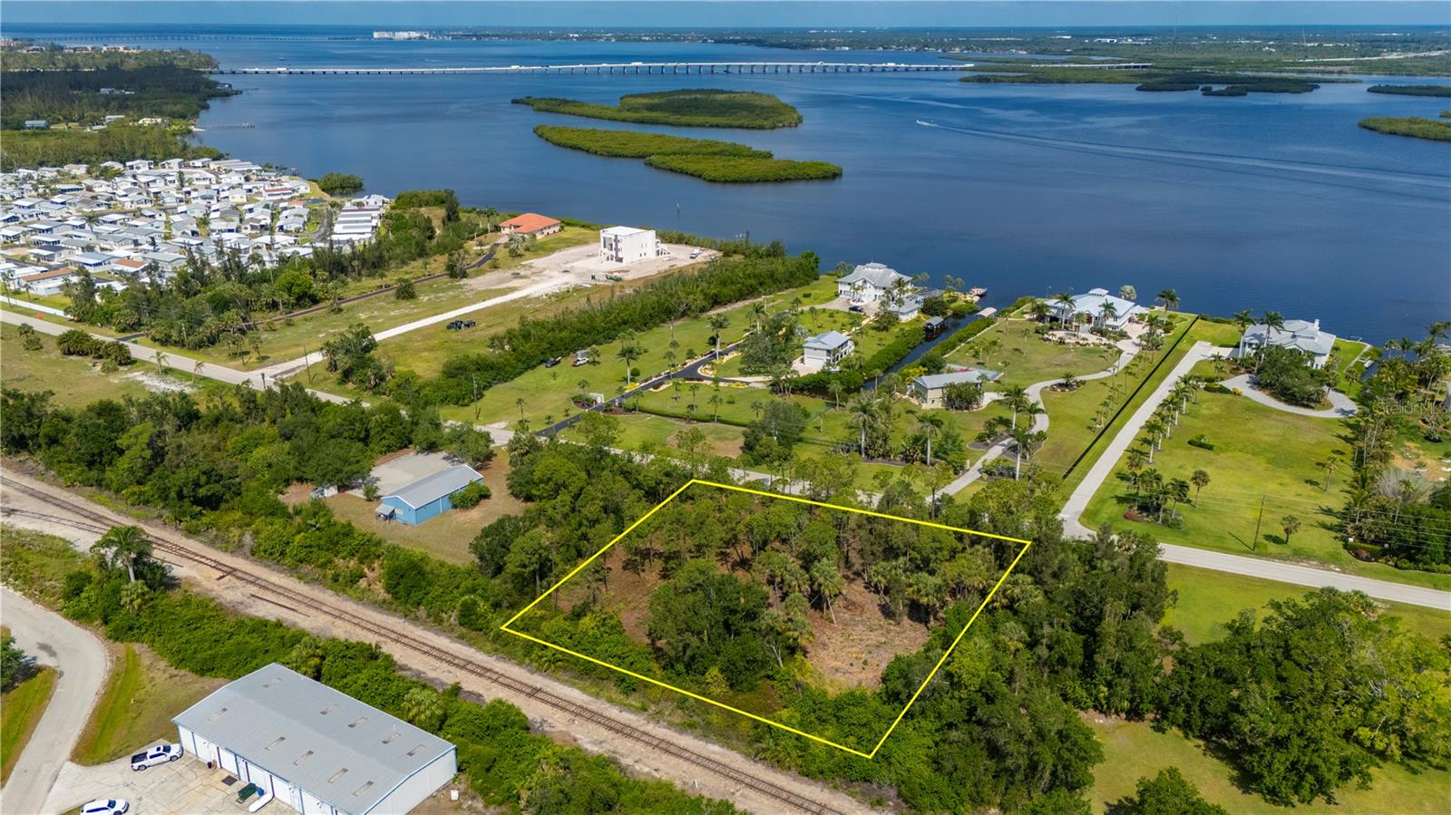 Image 8 of 13 For 4685 Riverside Drive