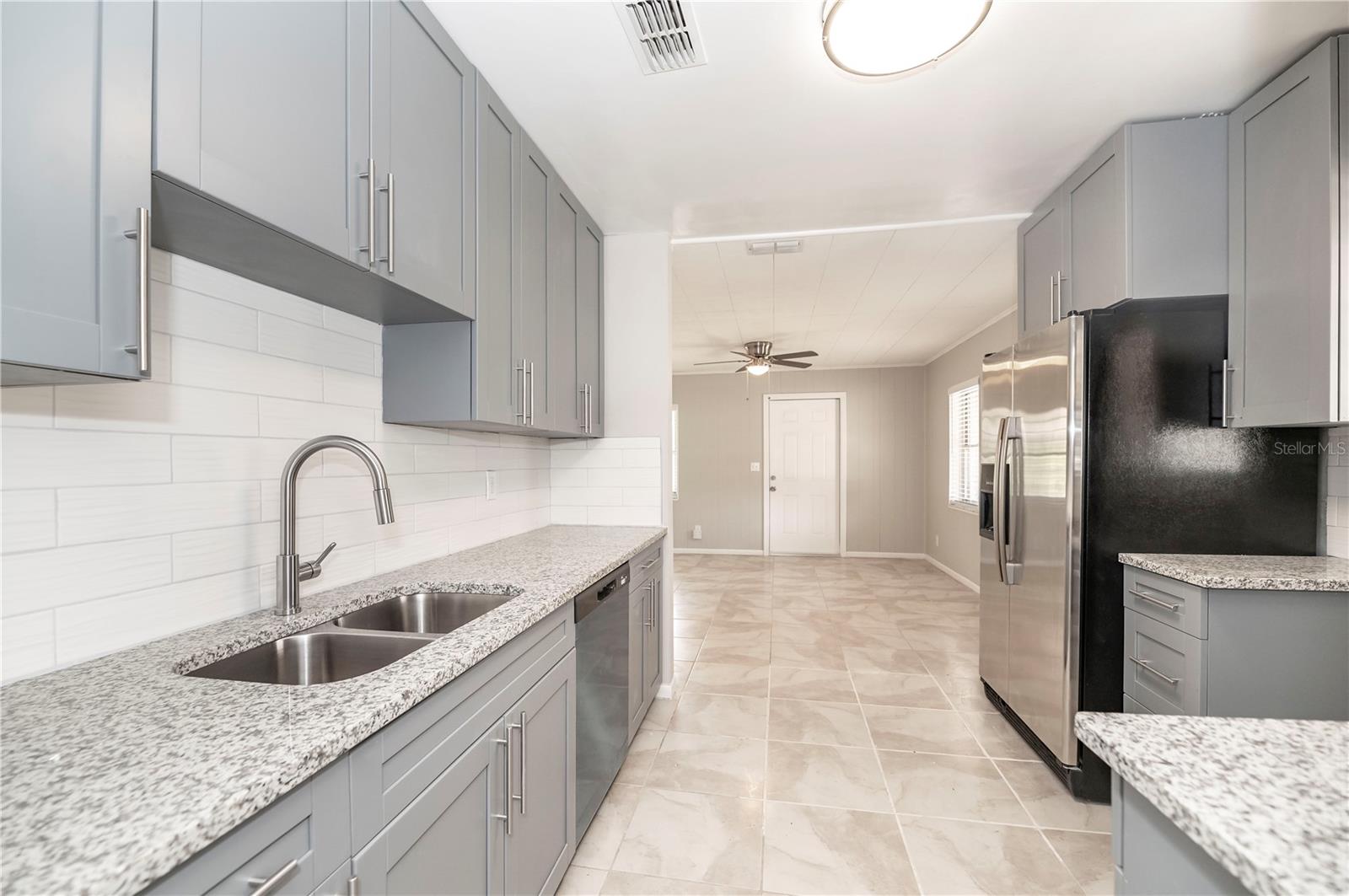 Image 15 of 43 For 760 Formosa Avenue