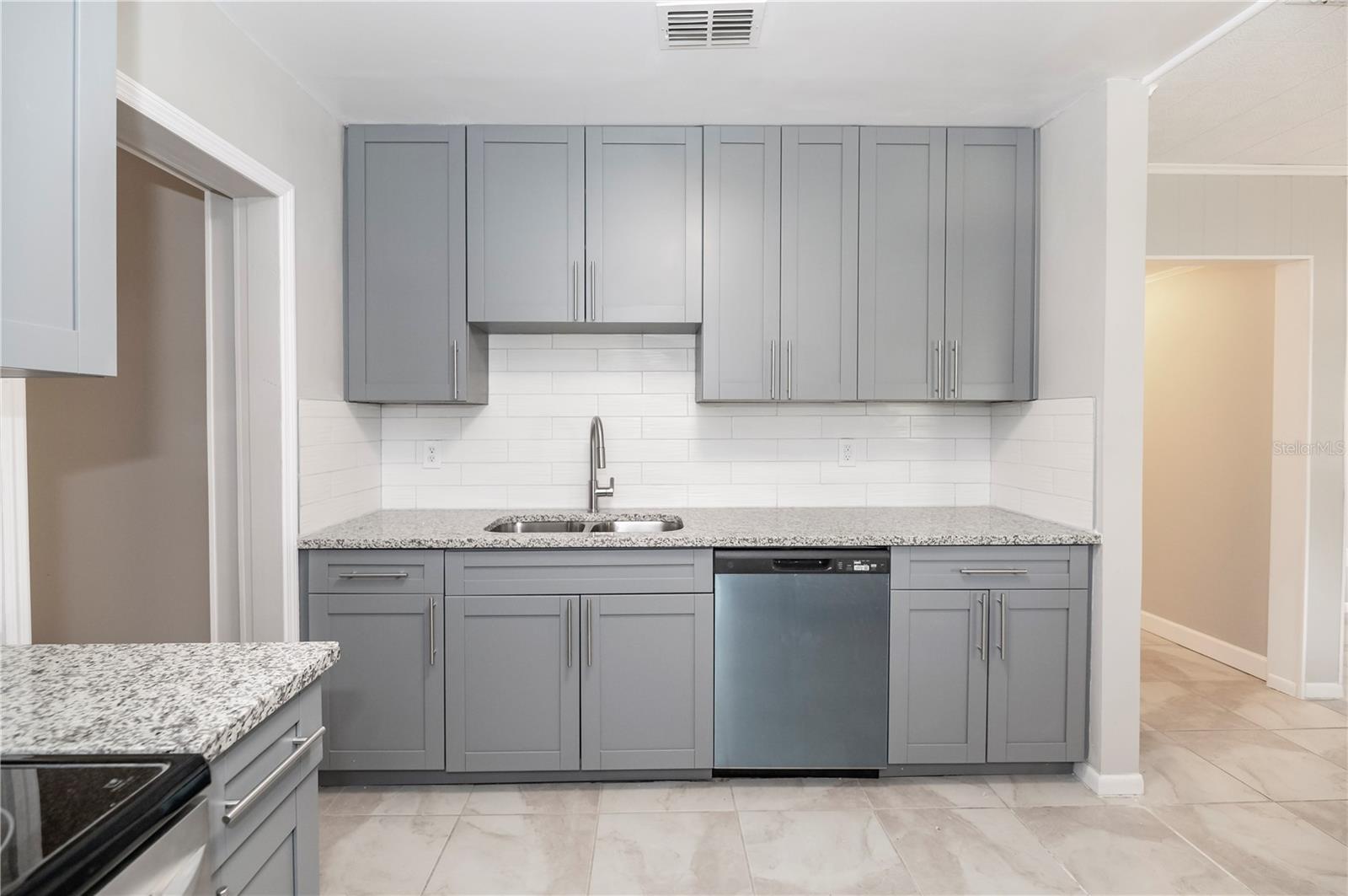 Image 16 of 43 For 760 Formosa Avenue
