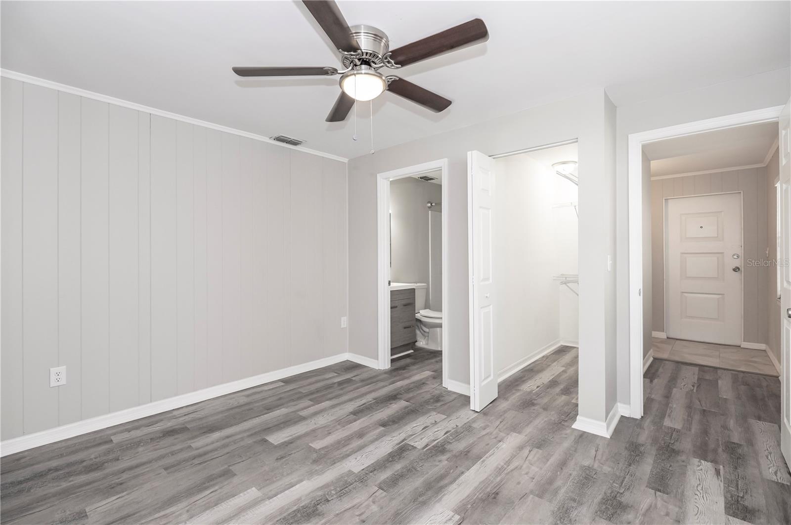 Image 18 of 43 For 760 Formosa Avenue