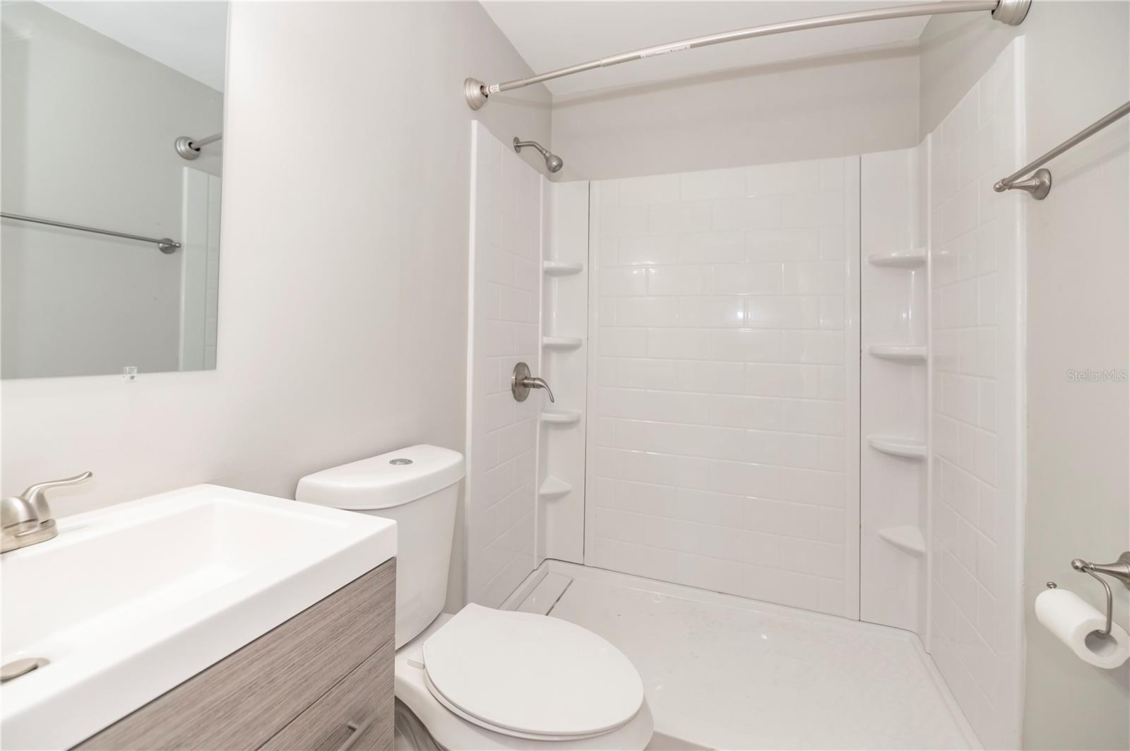Image 22 of 43 For 760 Formosa Avenue