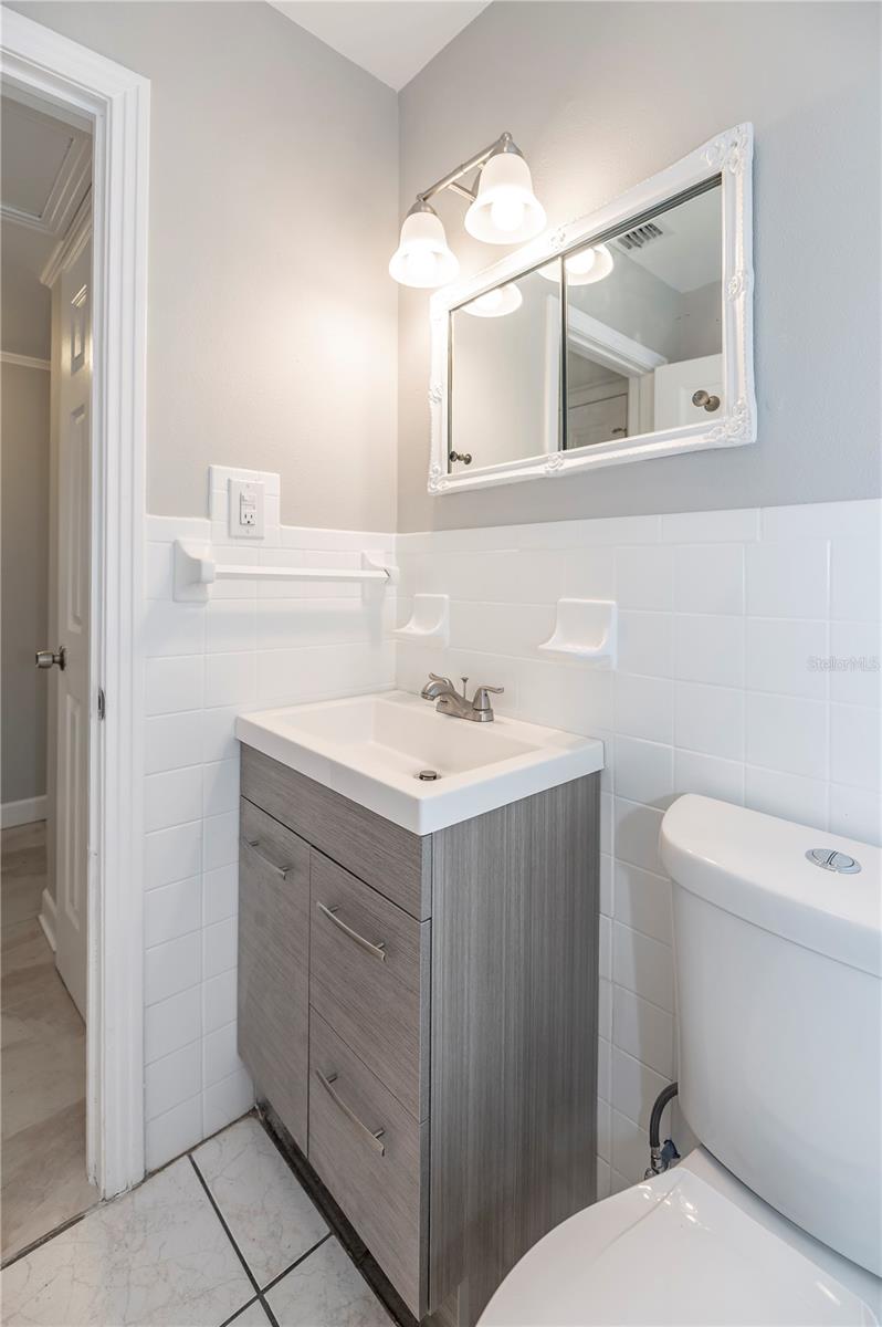 Image 31 of 43 For 760 Formosa Avenue