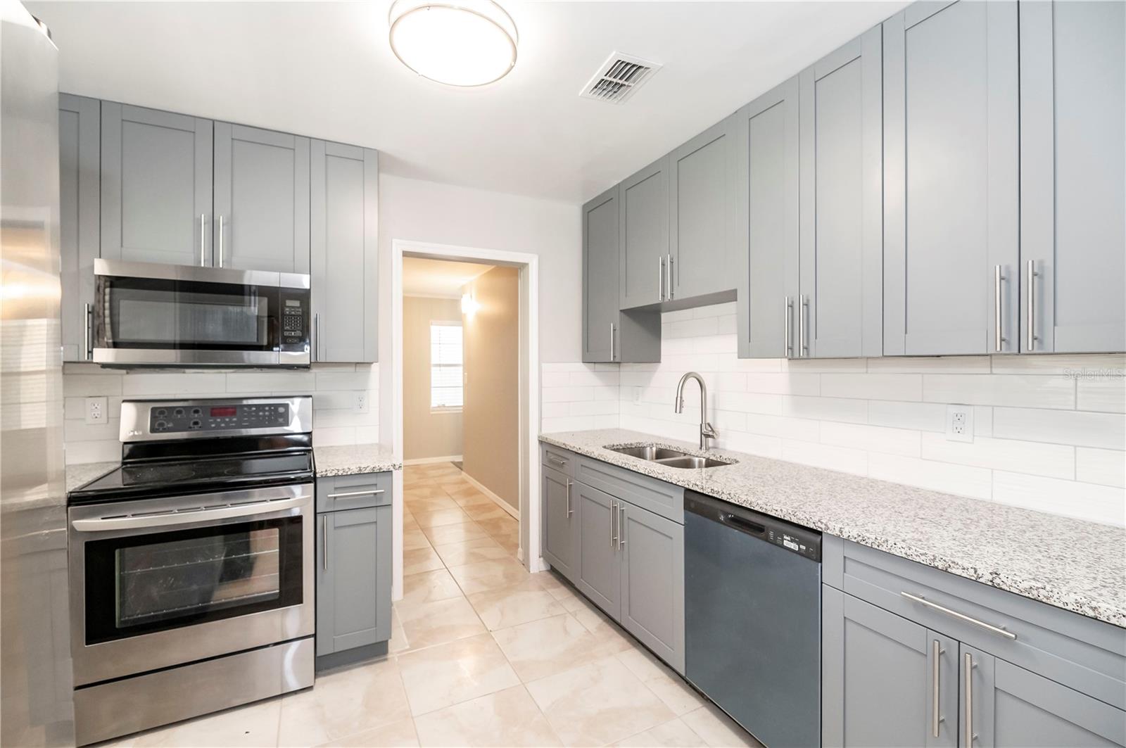Image 7 of 43 For 760 Formosa Avenue