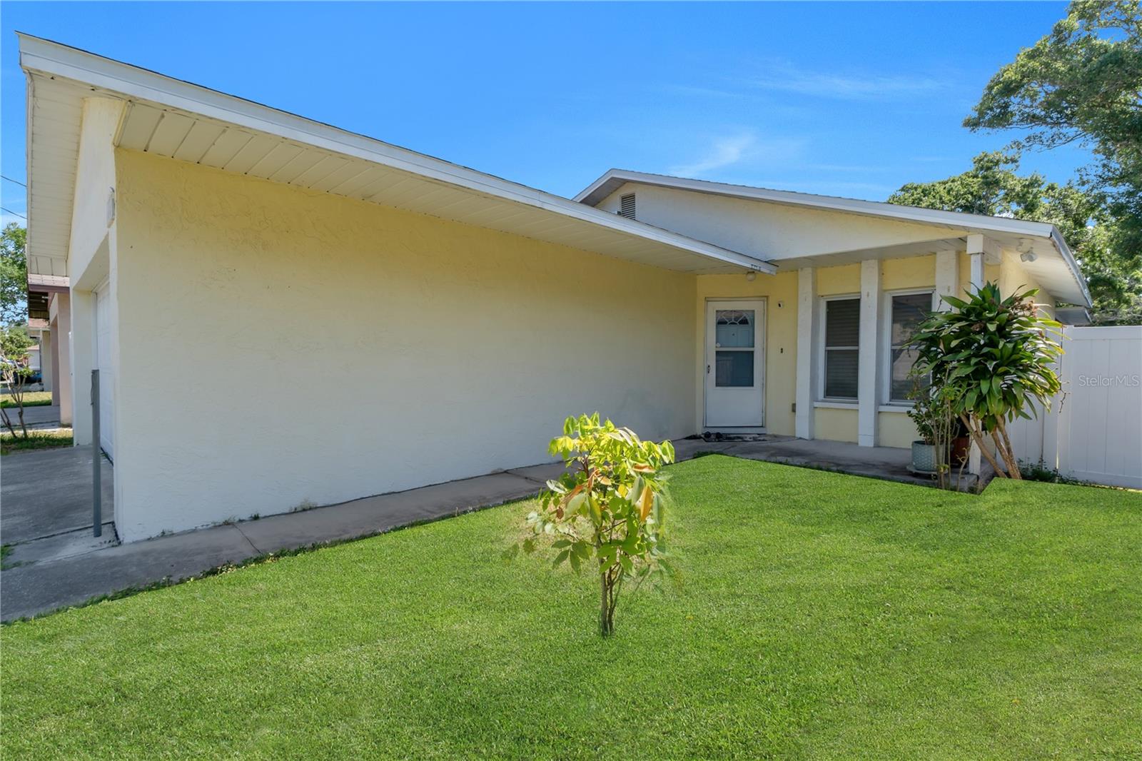 Image 5 of 25 For 6841 46th Street N