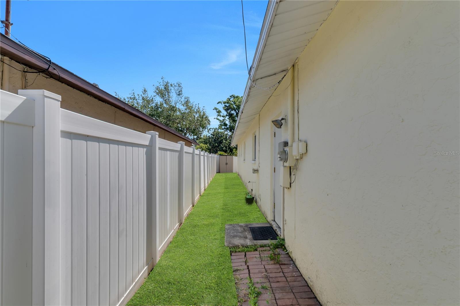 Image 6 of 25 For 6841 46th Street N
