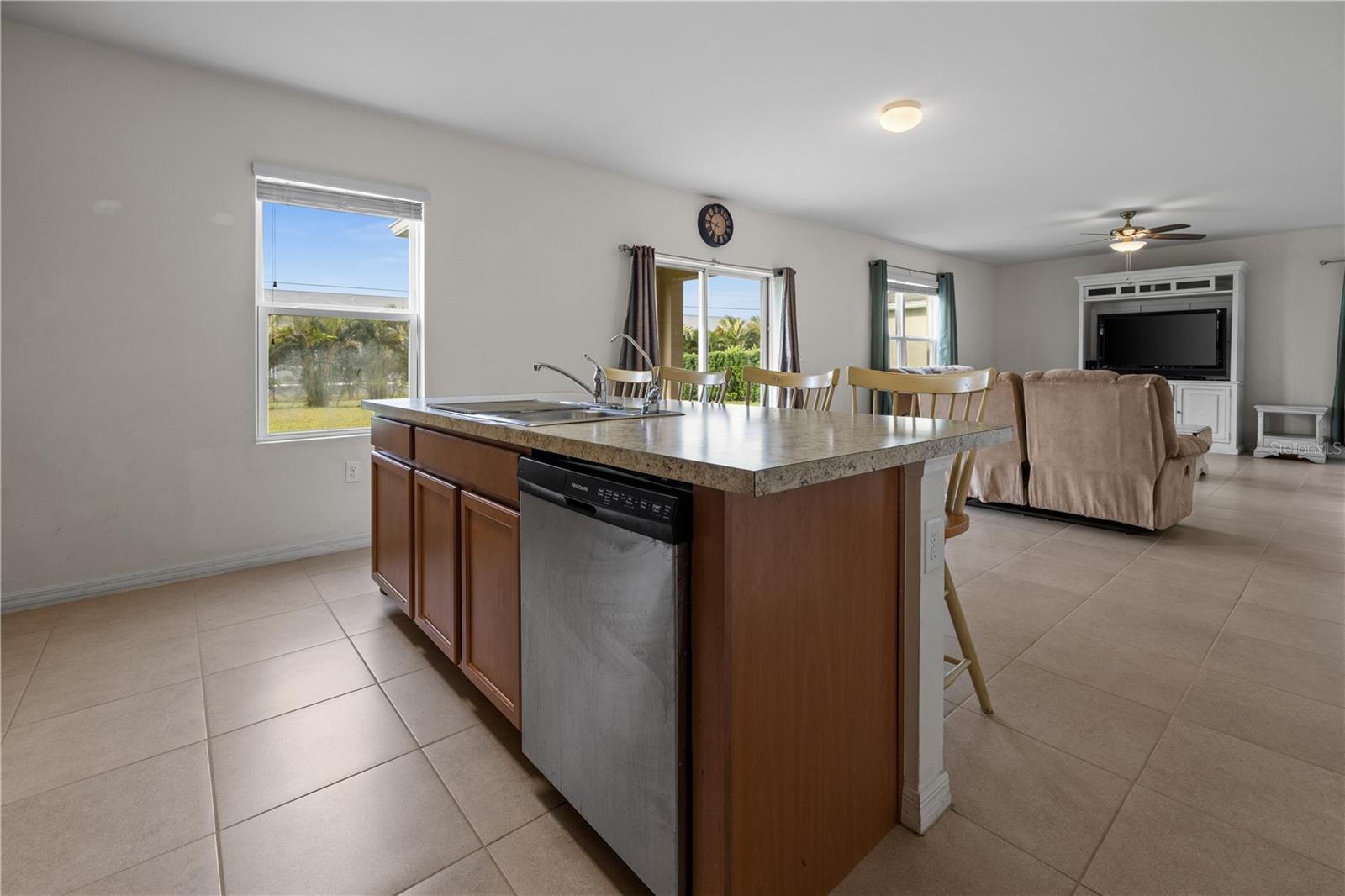 Image 17 of 67 For 3941 River Bank Way