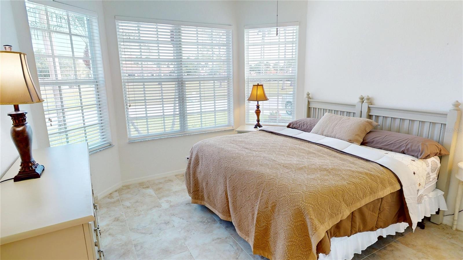 Image 20 of 29 For 26089 Seminole Lakes Boulevard