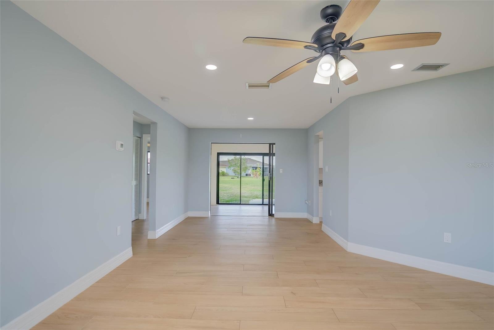 Image 4 of 22 For 27050 Pelotas Drive
