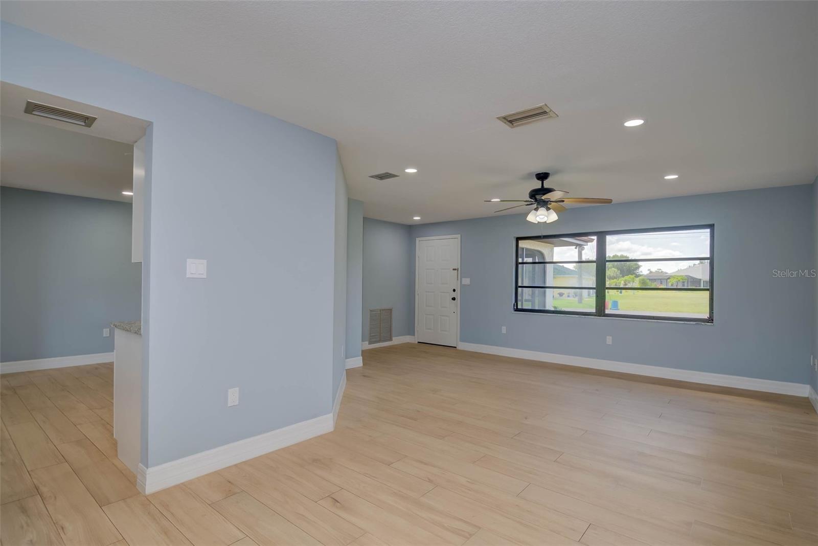Image 5 of 22 For 27050 Pelotas Drive