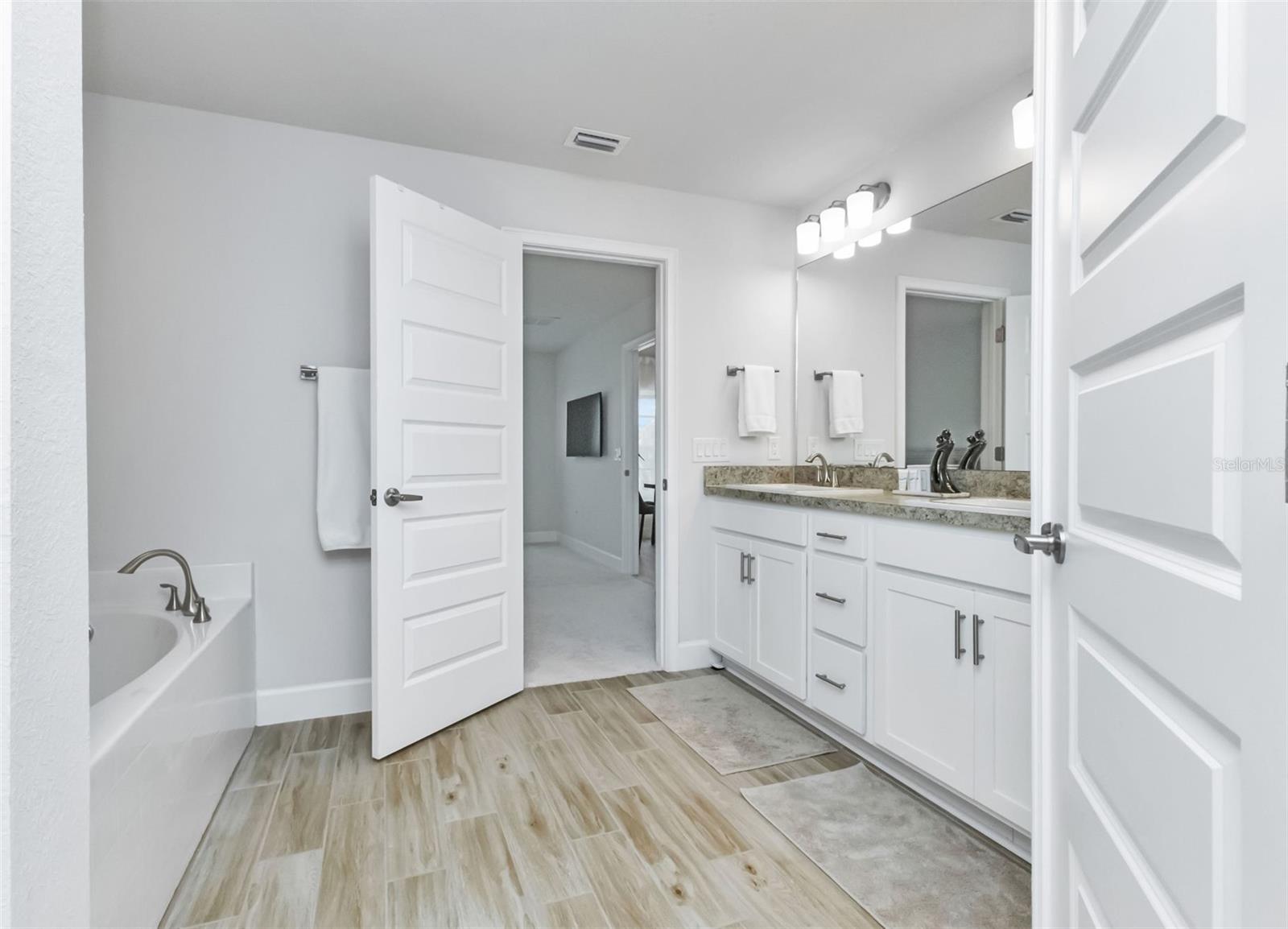 Image 18 of 52 For 7664 Meroni Boulevard