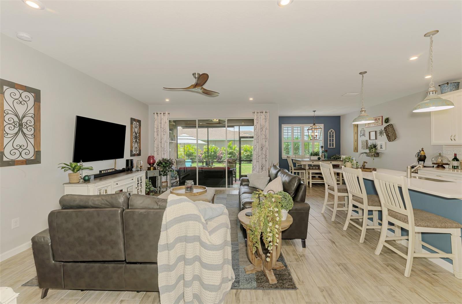Image 11 of 98 For 11819 Sistine Lane