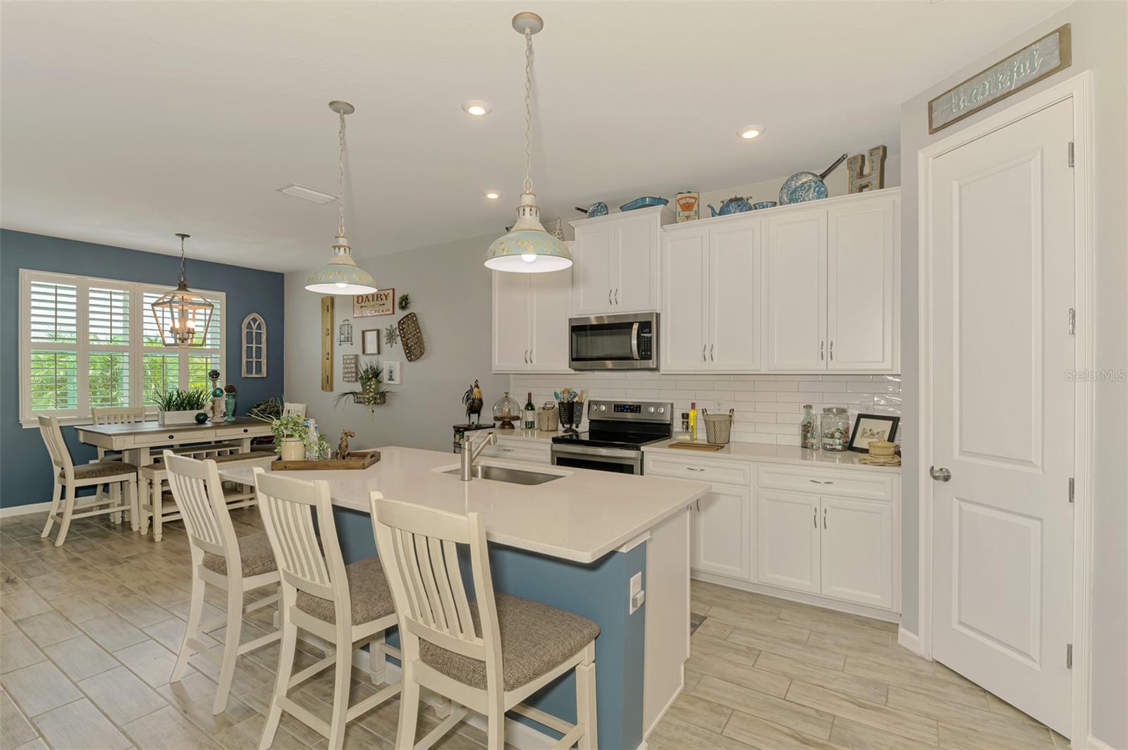 Image 17 of 98 For 11819 Sistine Lane
