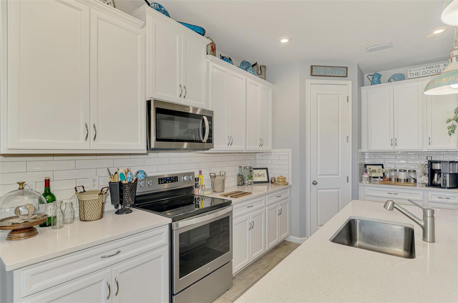 Image 19 of 98 For 11819 Sistine Lane