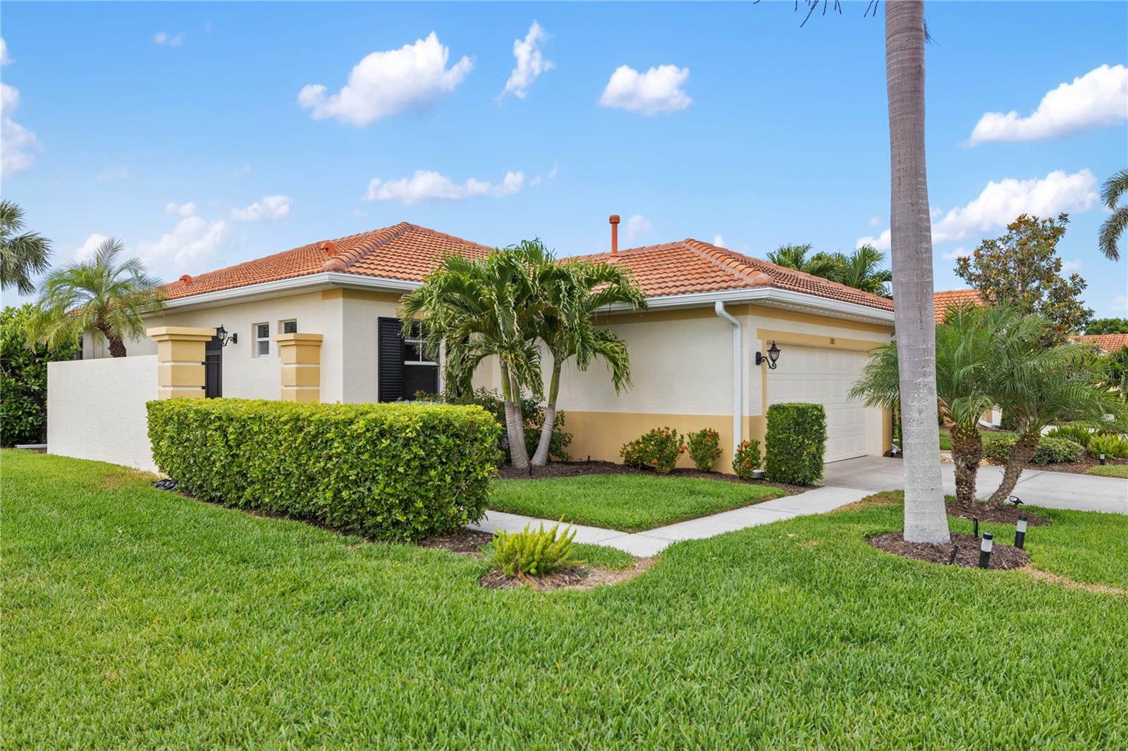 Image 10 of 60 For 181 Padova Way 19