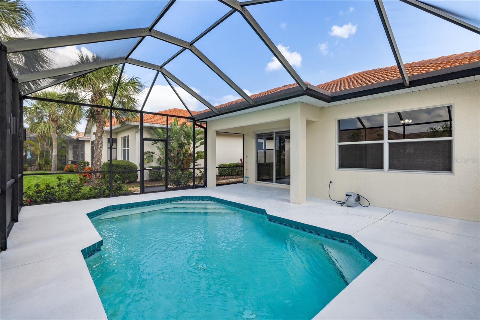 Image 12 of 60 For 181 Padova Way 19