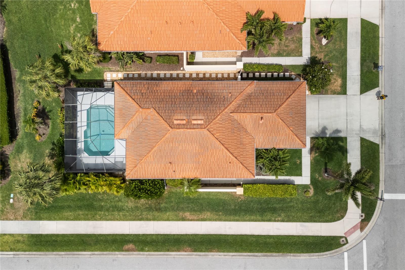 Image 36 of 60 For 181 Padova Way 19