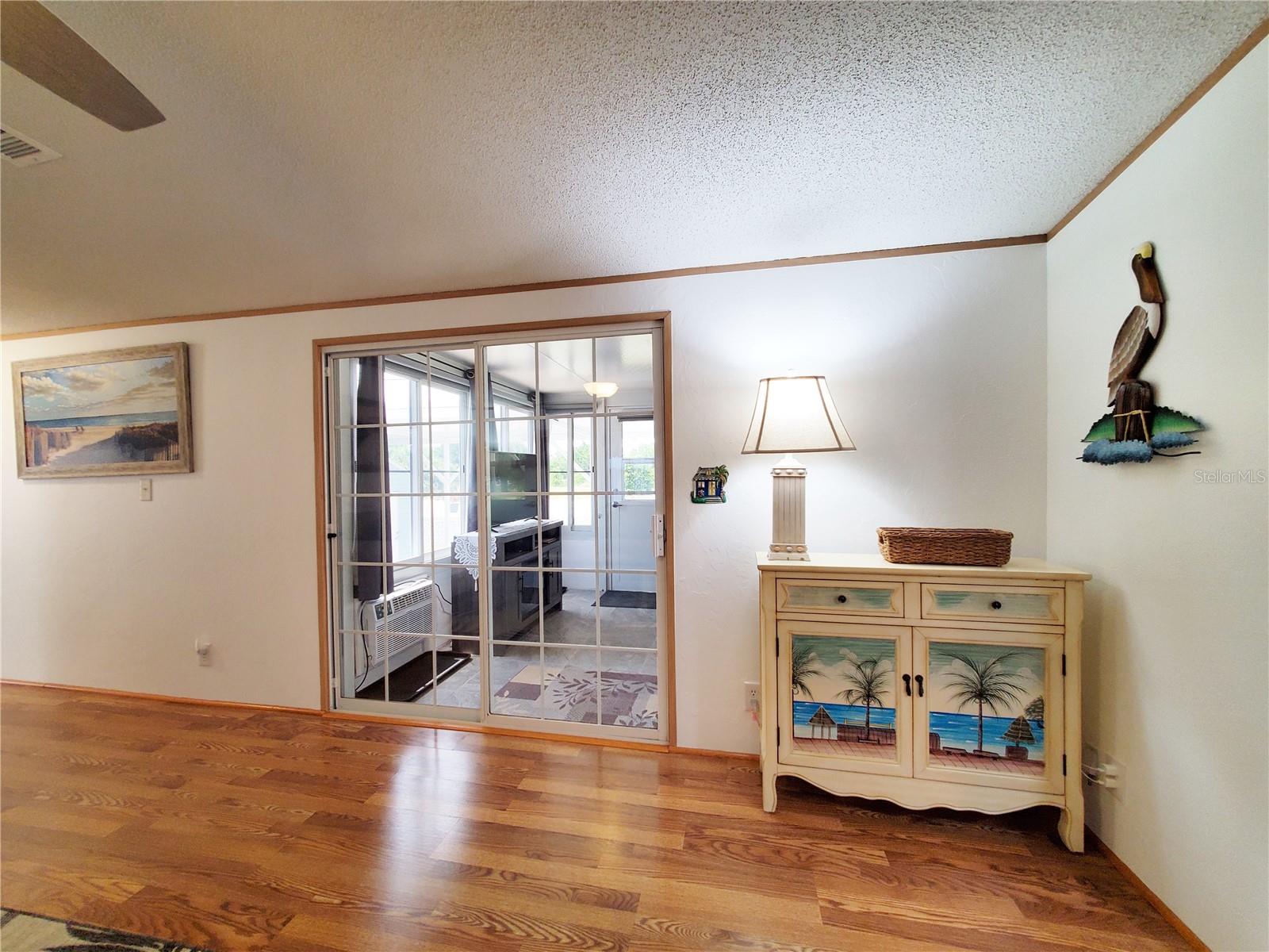 Image 10 of 47 For 24437 Harborview Rd  114