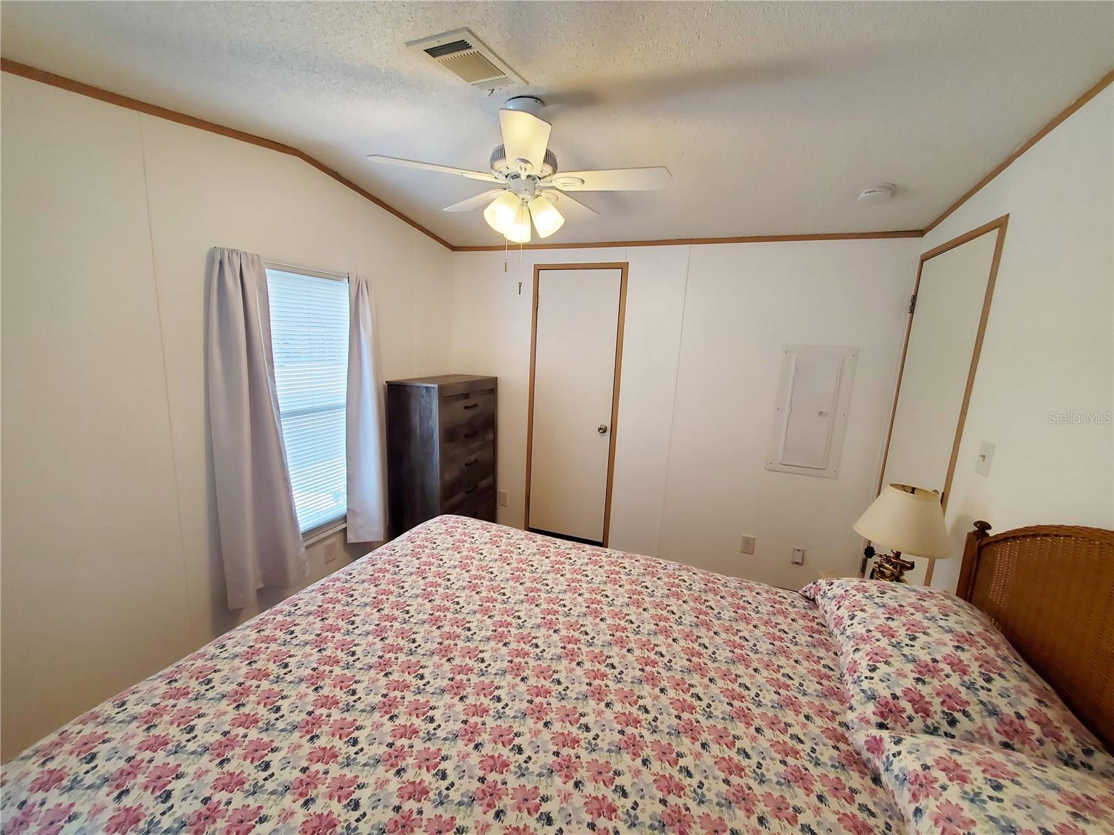 Image 15 of 47 For 24437 Harborview Rd  114