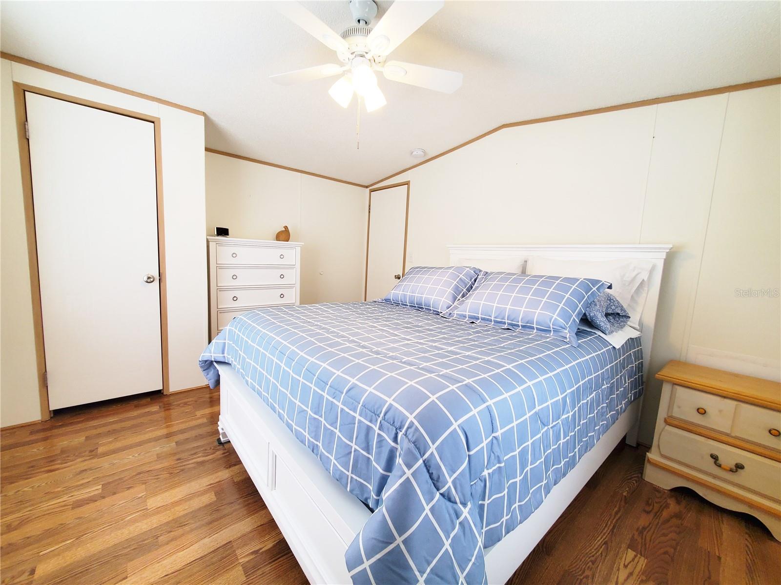Image 22 of 47 For 24437 Harborview Rd  114