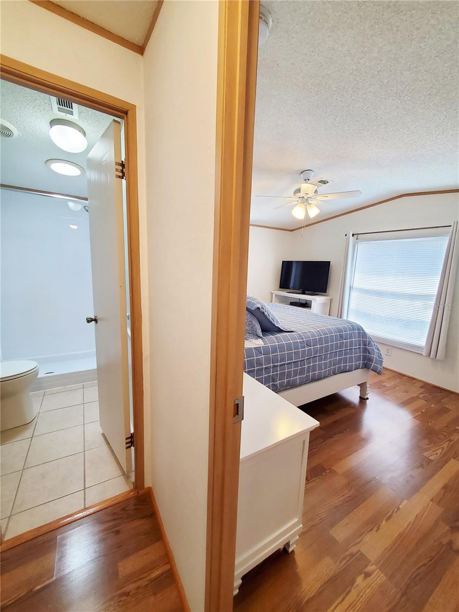 Image 25 of 47 For 24437 Harborview Rd  114