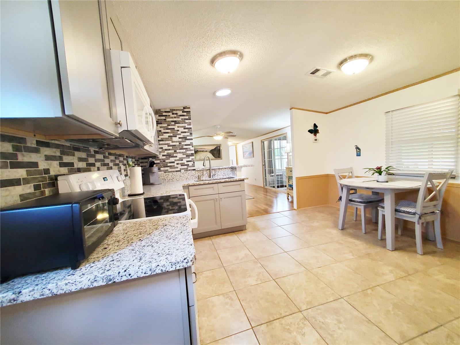 Image 34 of 47 For 24437 Harborview Rd  114