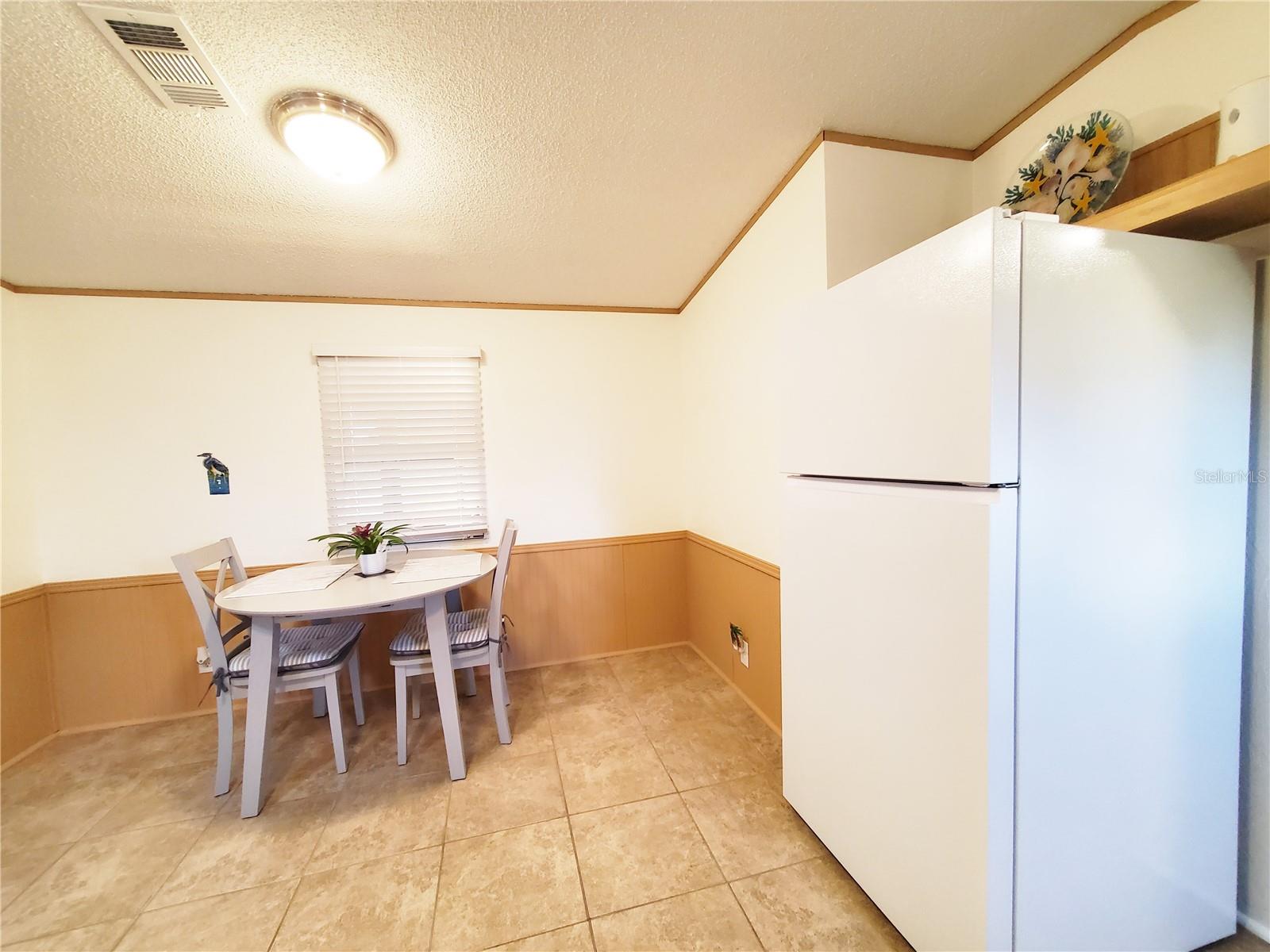 Image 36 of 47 For 24437 Harborview Rd  114