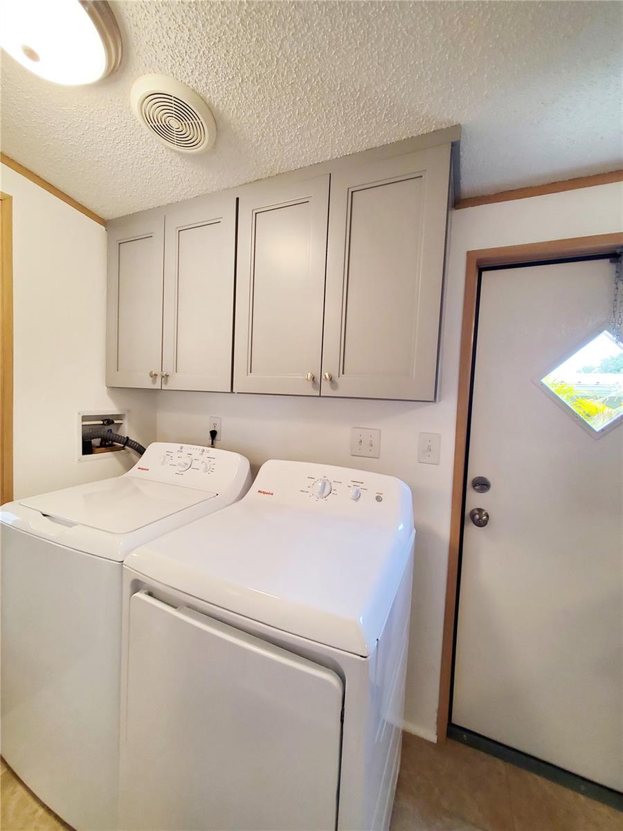 Image 38 of 47 For 24437 Harborview Rd  114