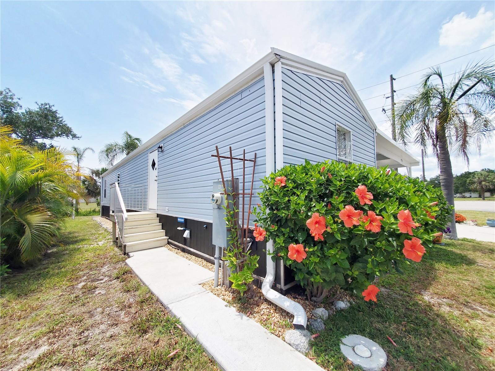 Image 39 of 47 For 24437 Harborview Rd  114
