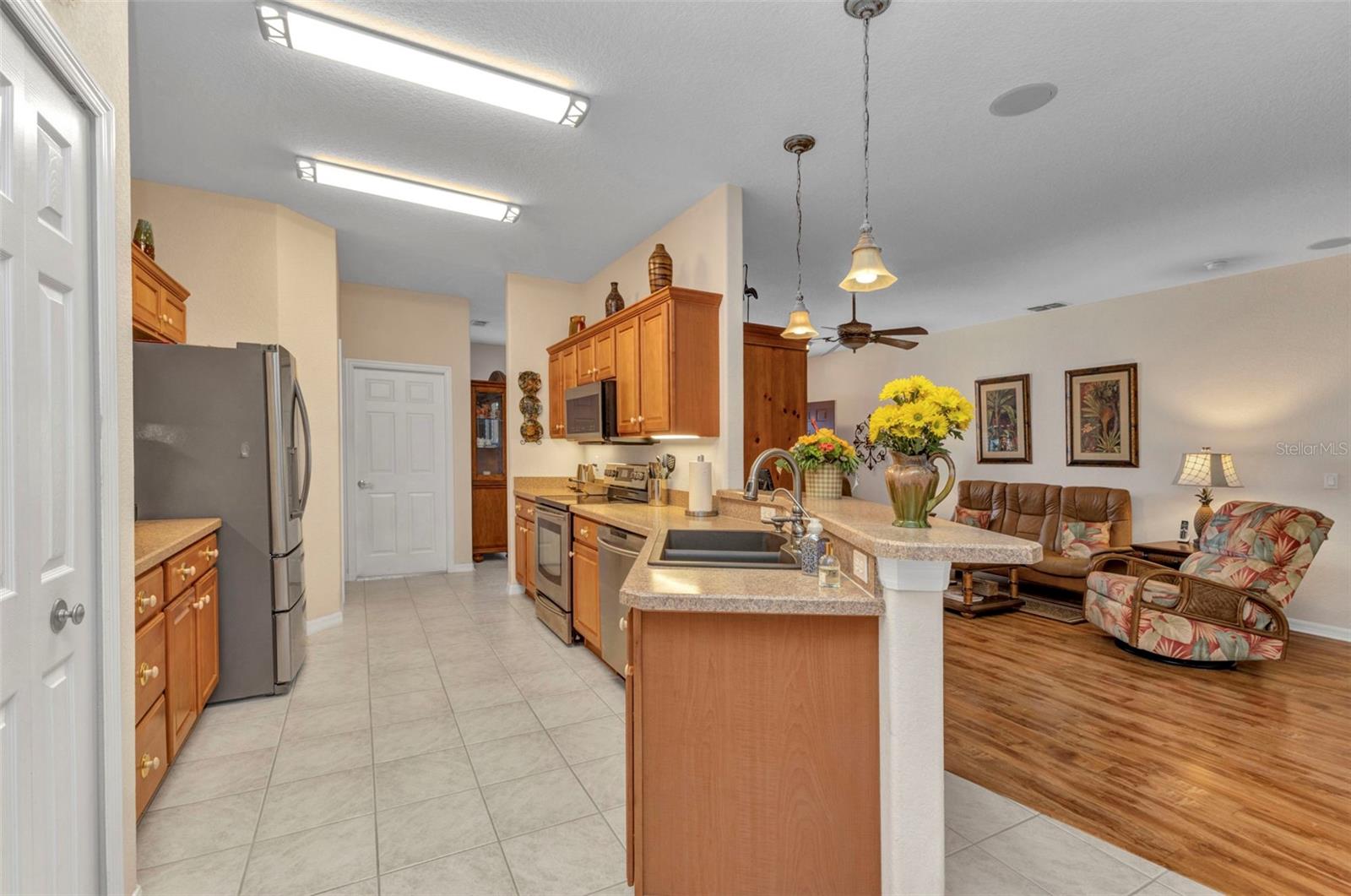 Image 12 of 47 For 24371 Folkstone Avenue