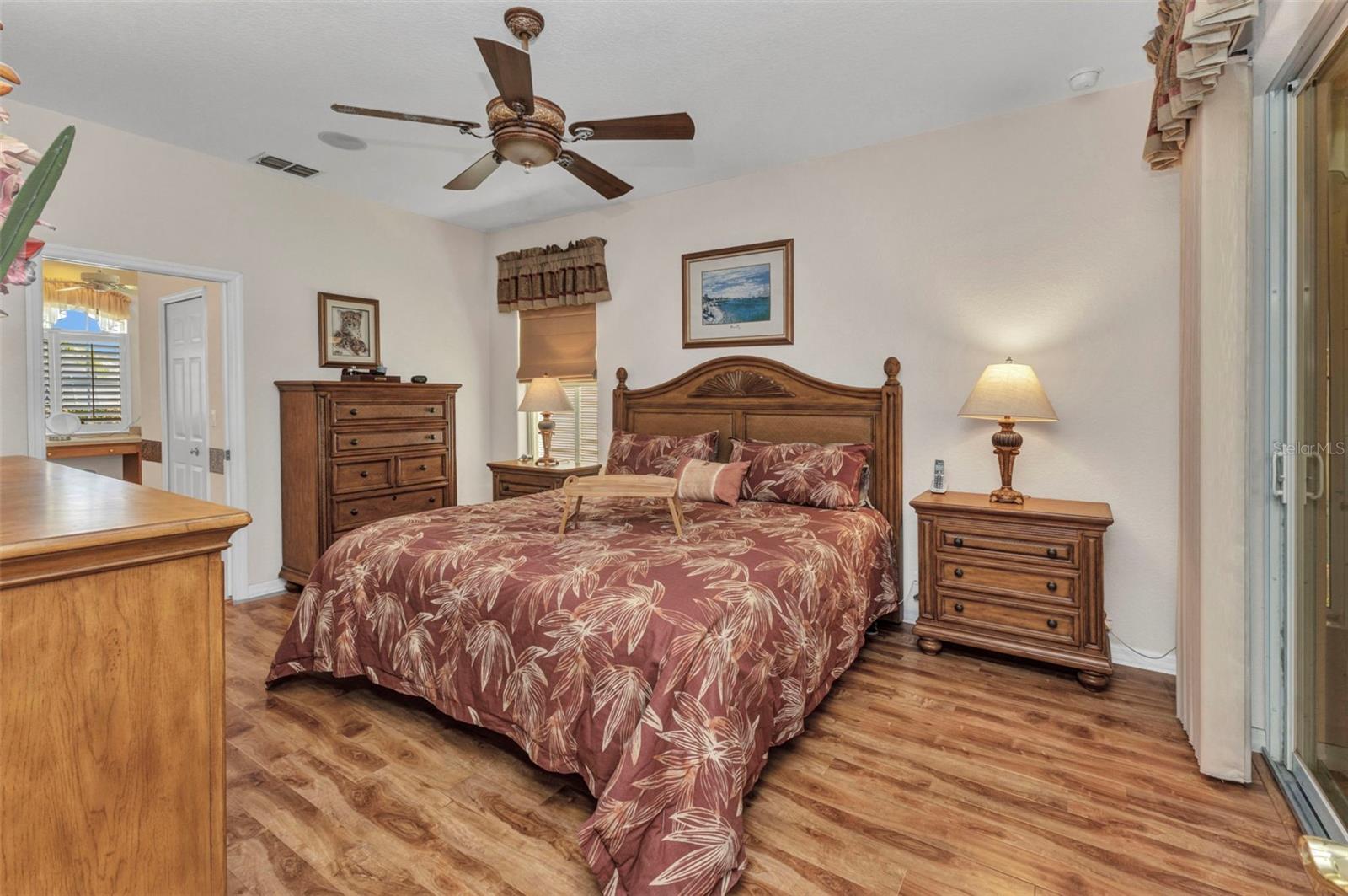 Image 14 of 47 For 24371 Folkstone Avenue