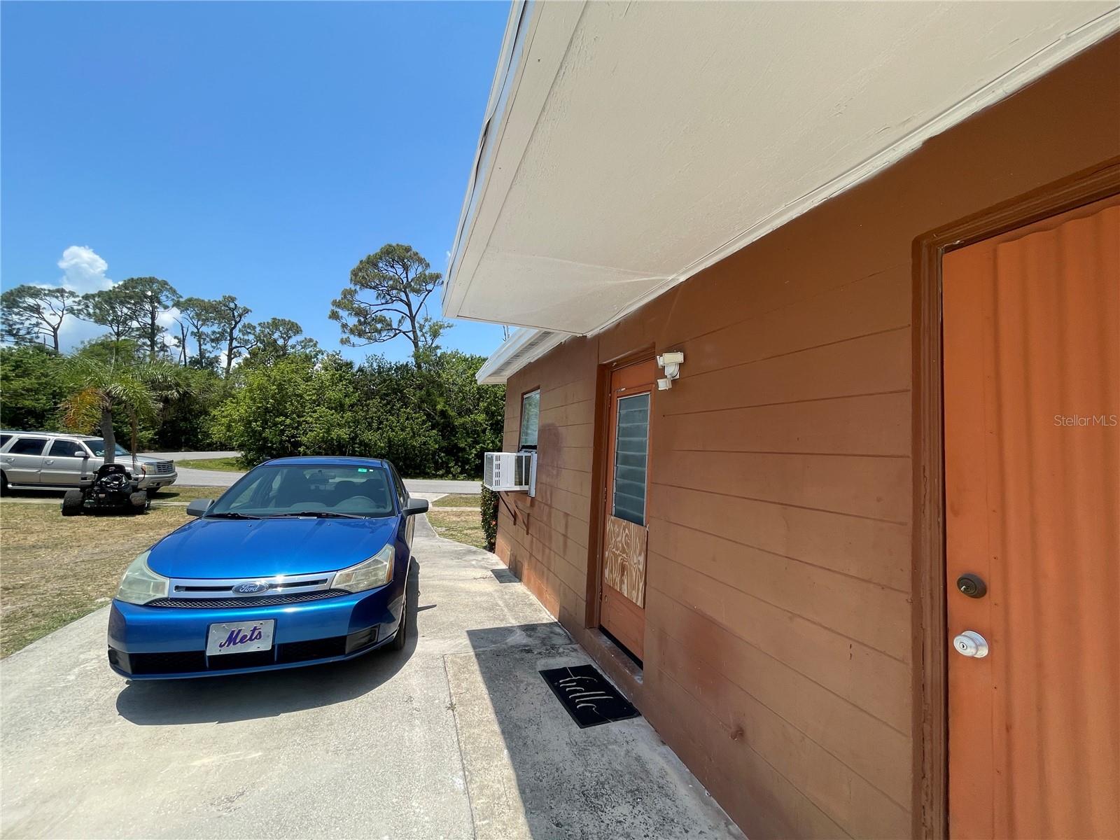 Image 3 of 25 For 2328 Picnic Street