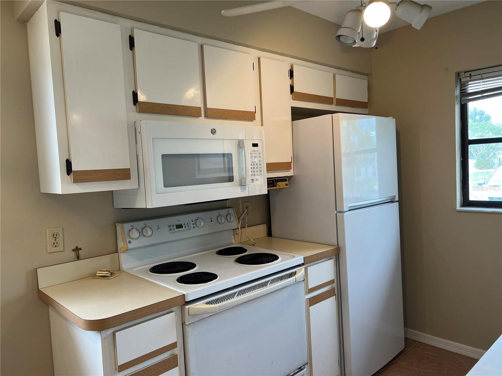 Image 12 of 42 For 24540 Harborview Road H1