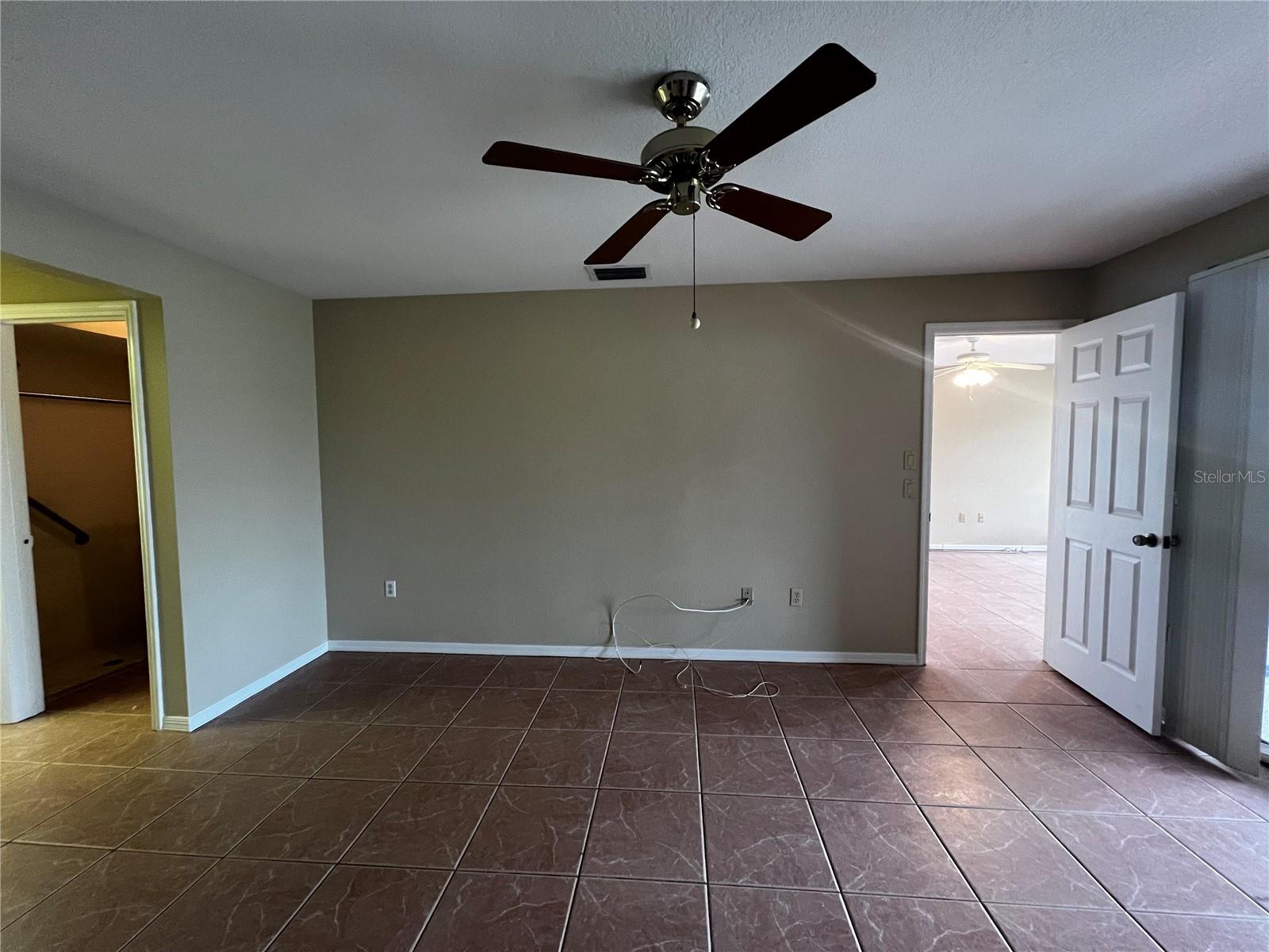 Image 18 of 42 For 24540 Harborview Road H1
