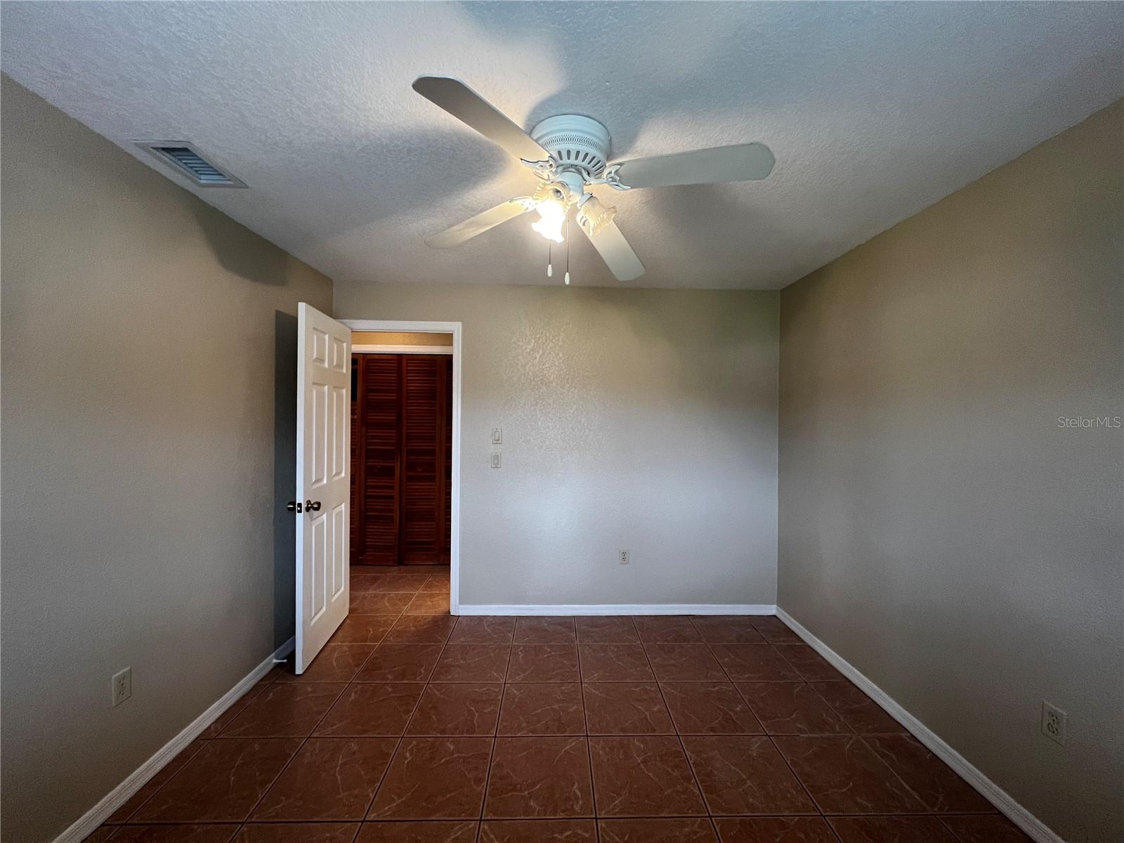 Image 29 of 42 For 24540 Harborview Road H1