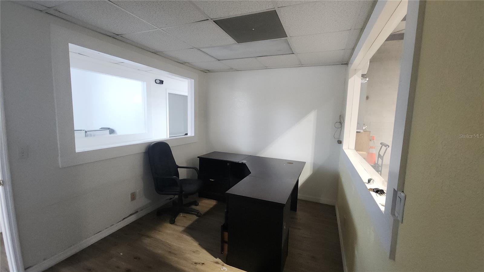 Image 9 of 16 For 23245 Harborview Road