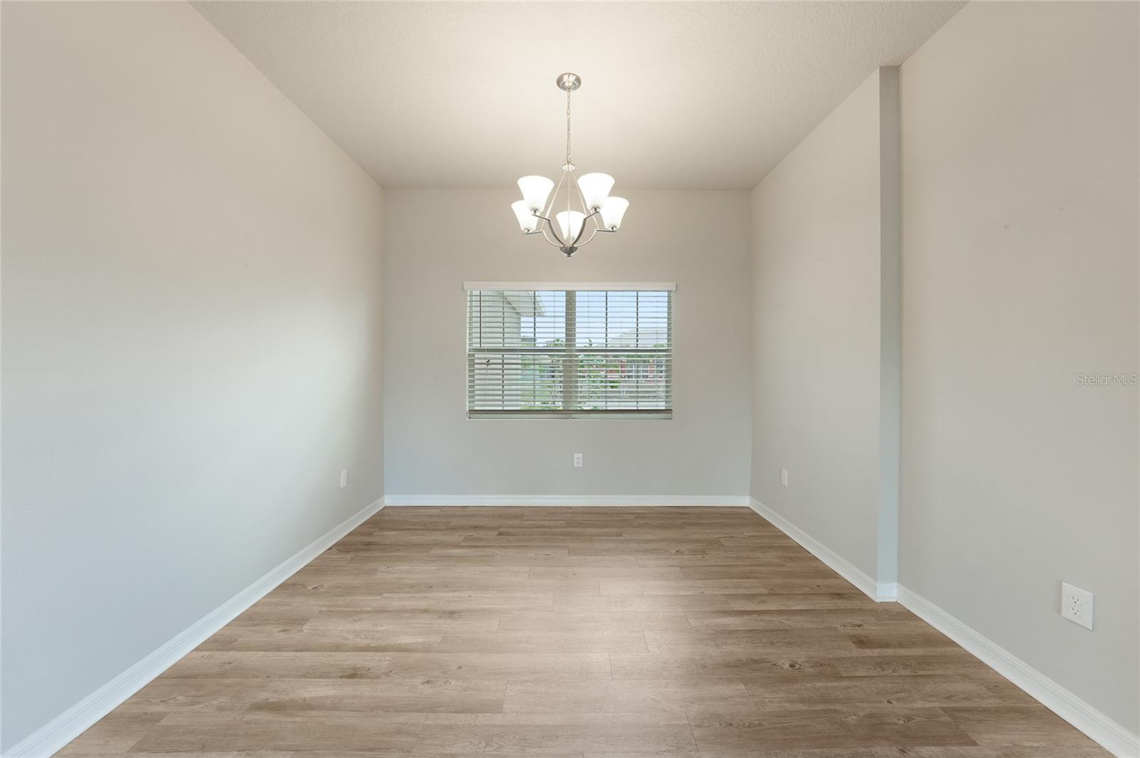 Image 11 of 35 For 18503 Ellen Avenue