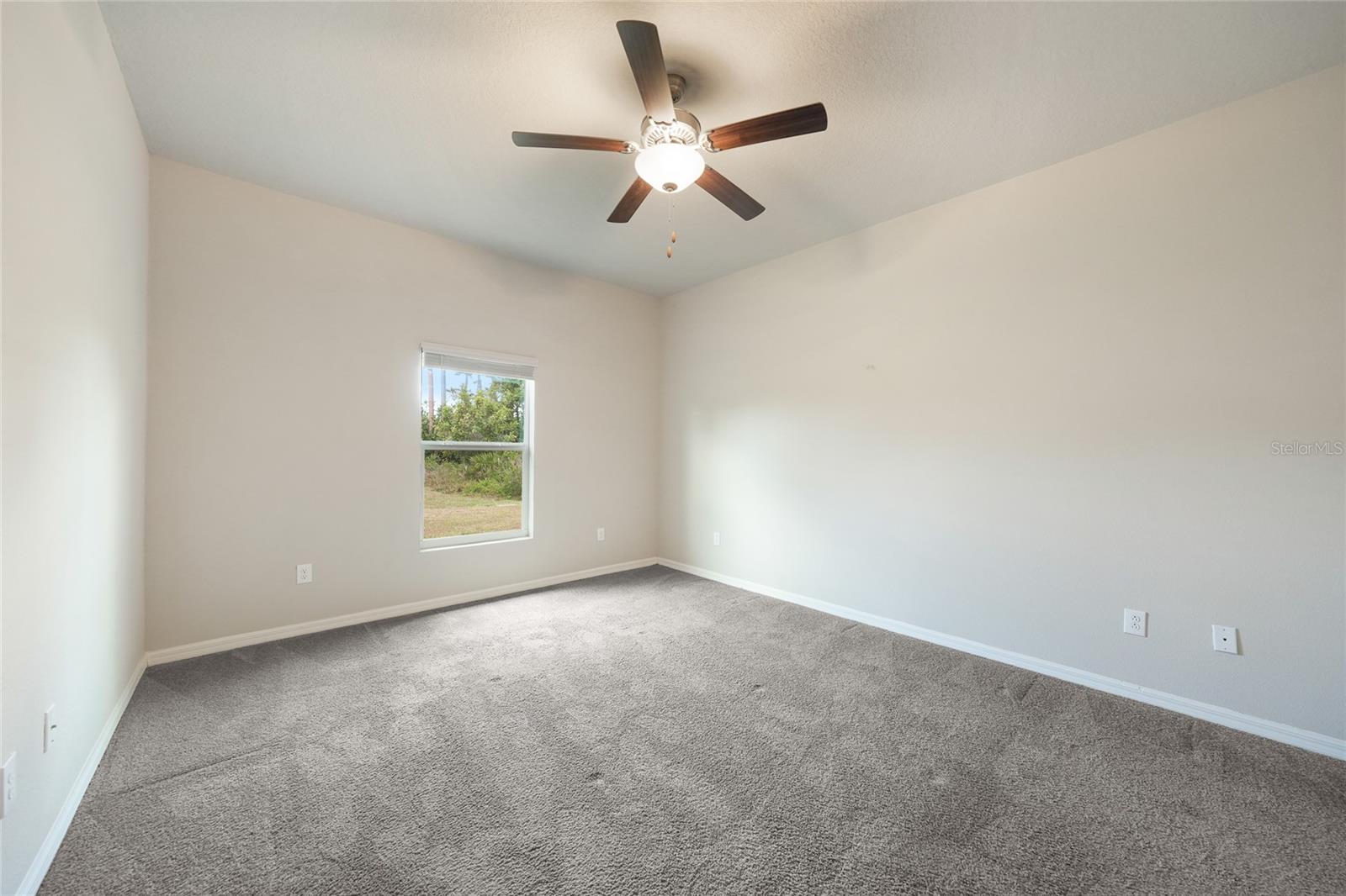 Image 13 of 35 For 18503 Ellen Avenue
