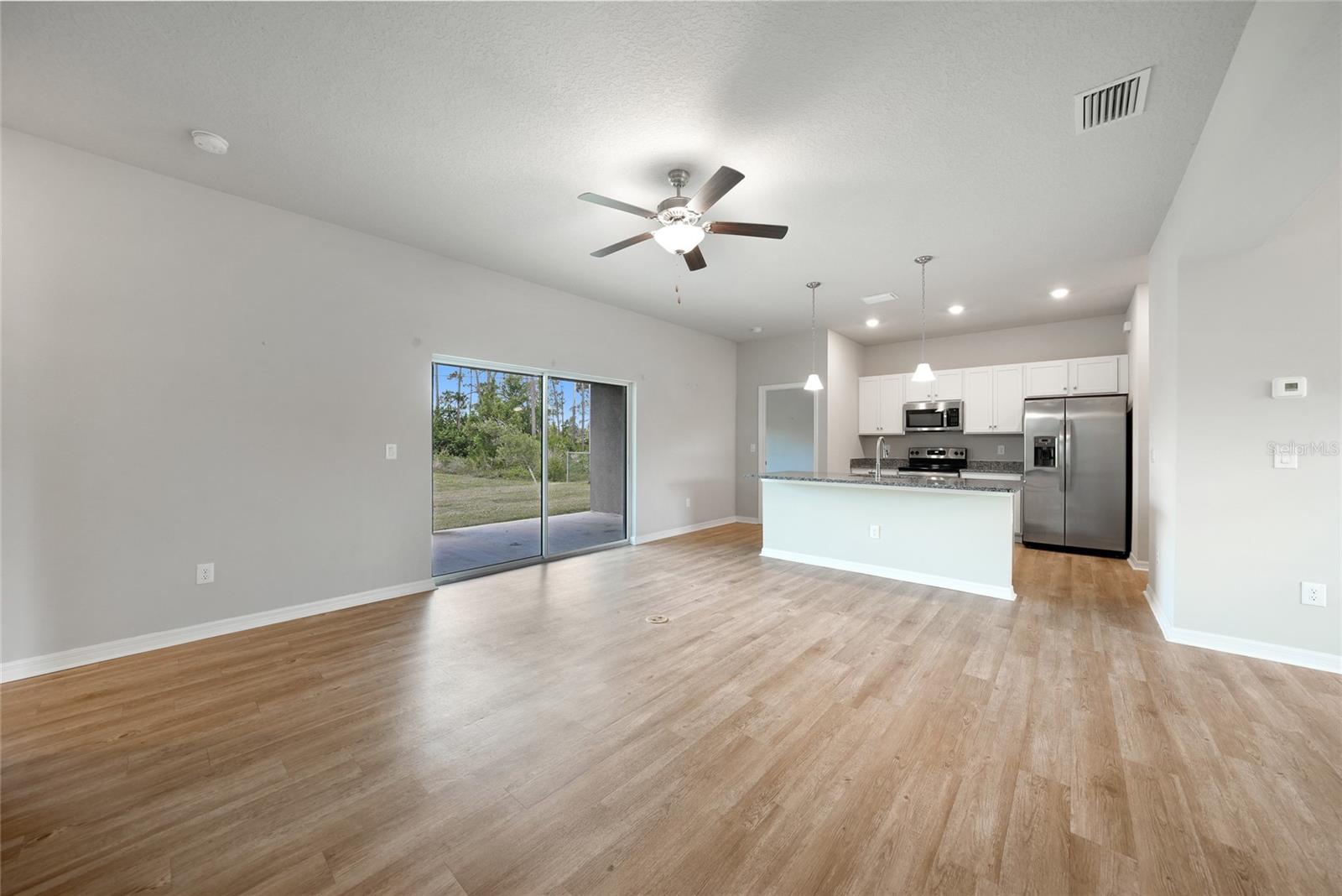 Image 4 of 35 For 18503 Ellen Avenue