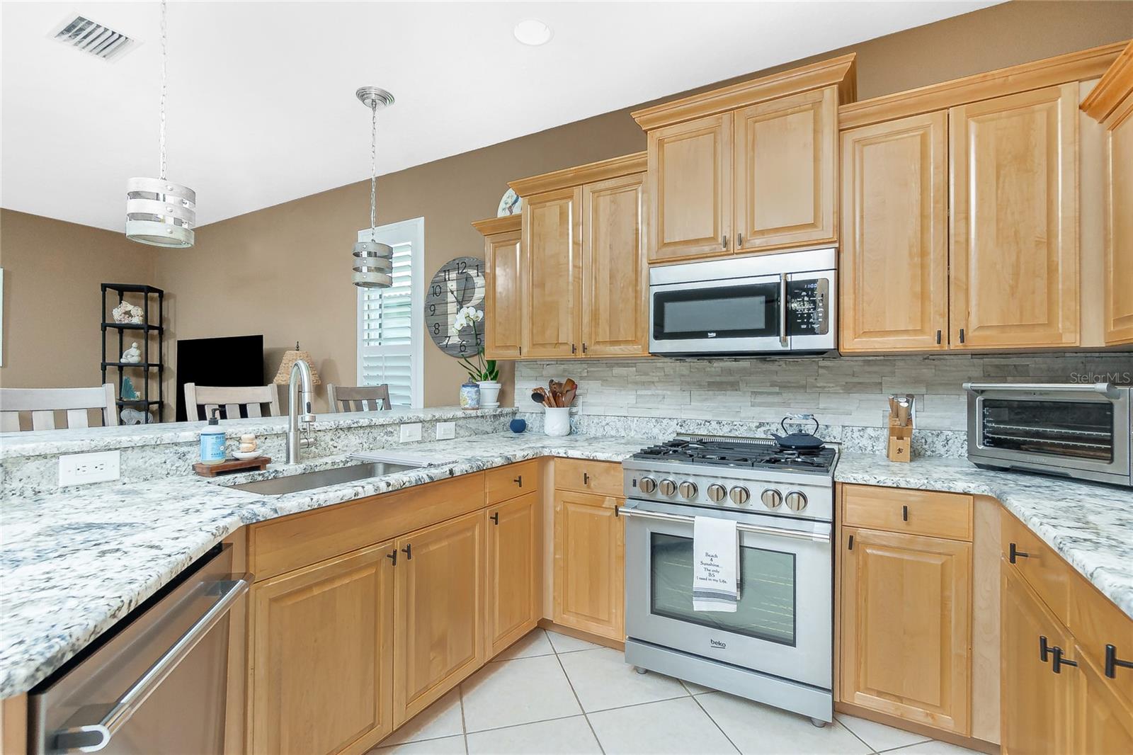 Image 11 of 51 For 2913 Royal Palm Drive