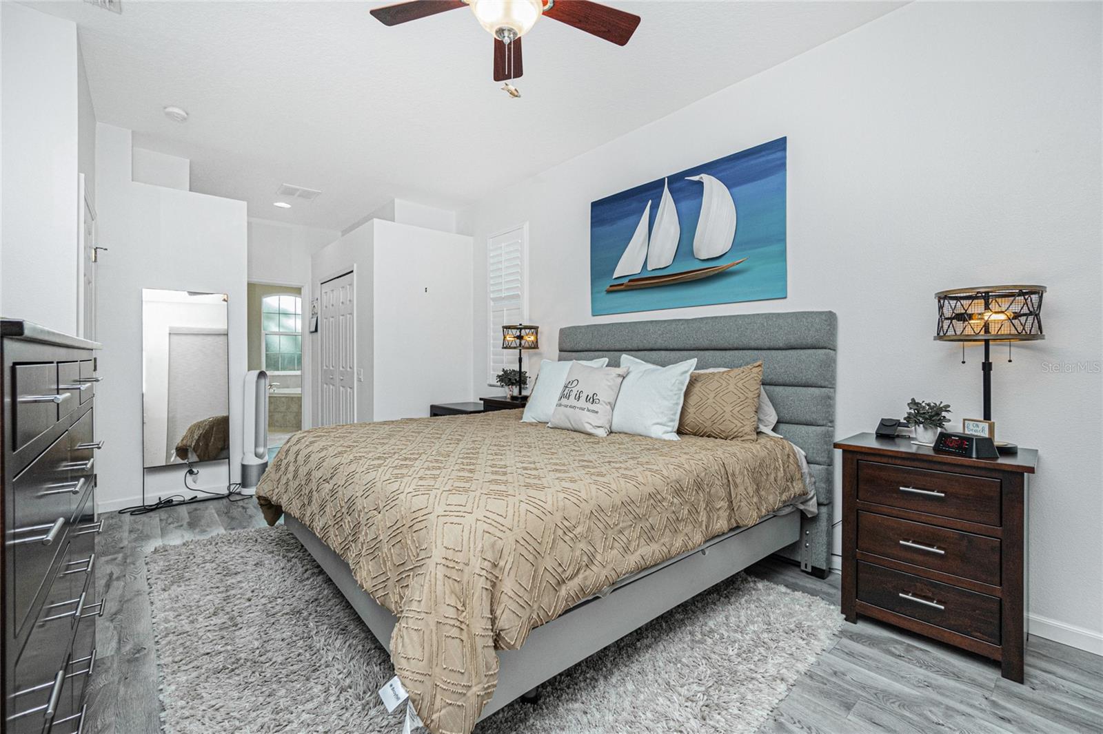 Image 16 of 51 For 2913 Royal Palm Drive