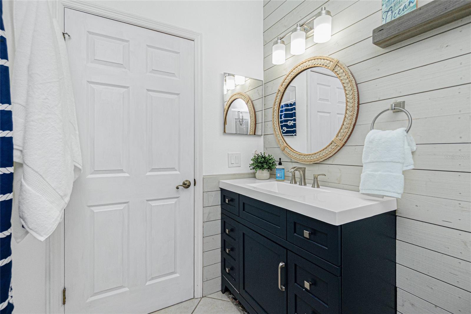 Image 25 of 51 For 2913 Royal Palm Drive