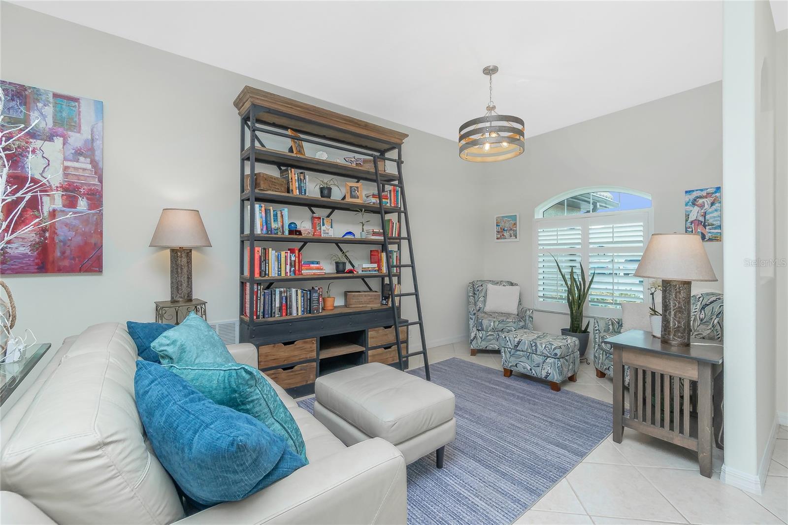 Image 5 of 51 For 2913 Royal Palm Drive