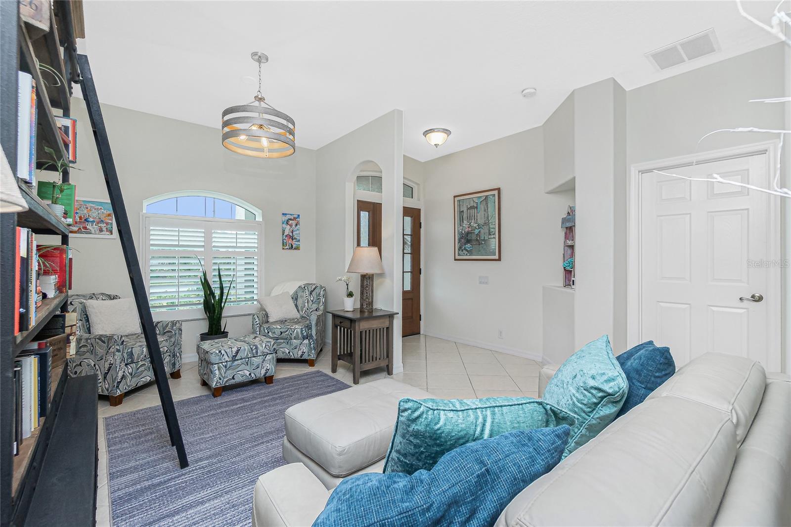 Image 6 of 51 For 2913 Royal Palm Drive