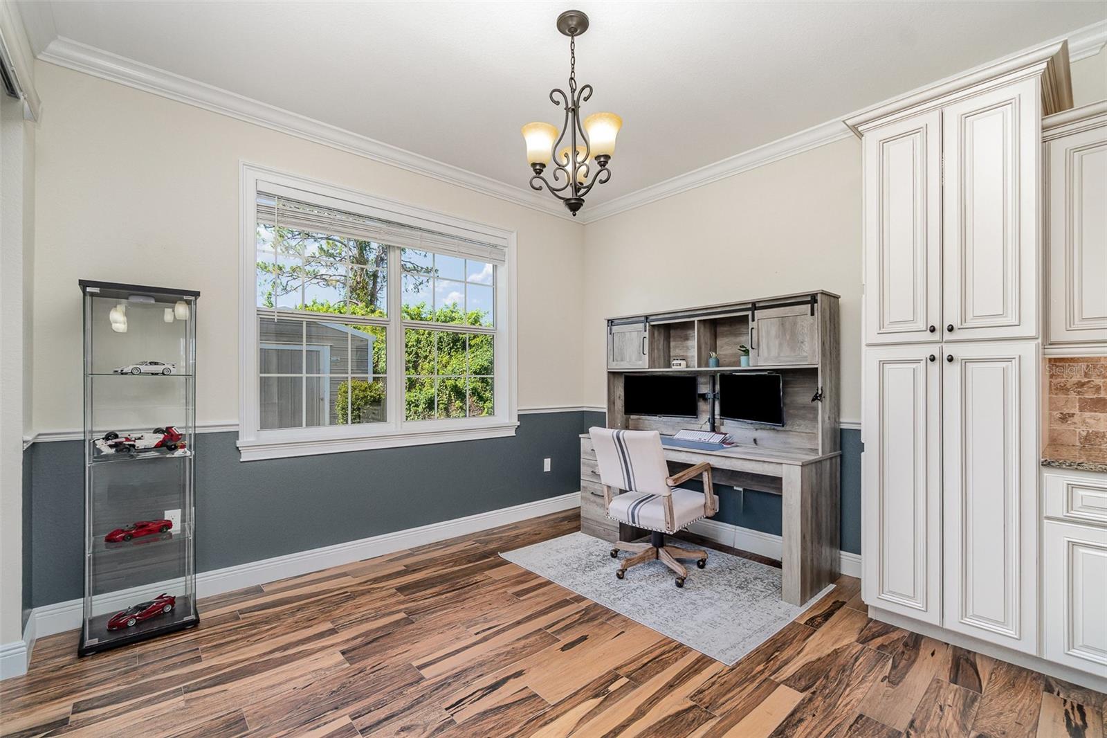 Image 13 of 28 For 2707 Auburn Boulevard