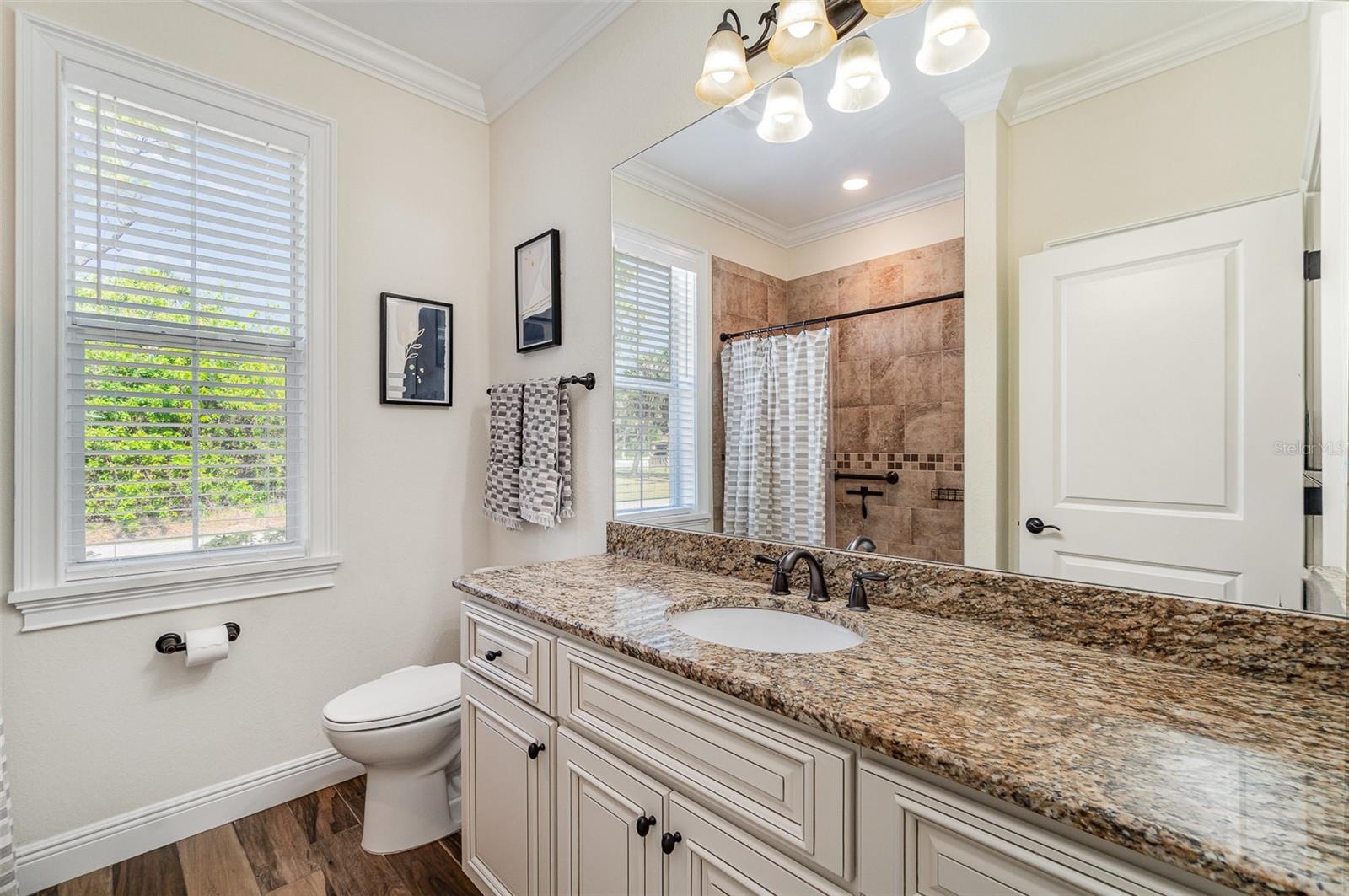 Image 19 of 28 For 2707 Auburn Boulevard