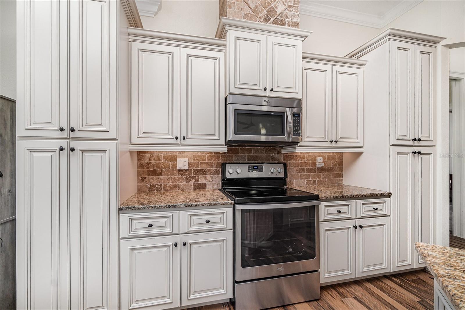 Image 9 of 28 For 2707 Auburn Boulevard