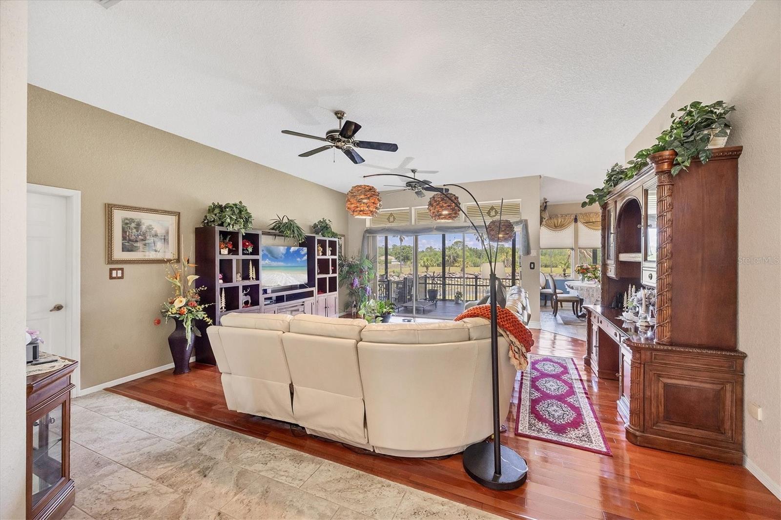 Image 14 of 59 For 6242 Tropicaire Boulevard