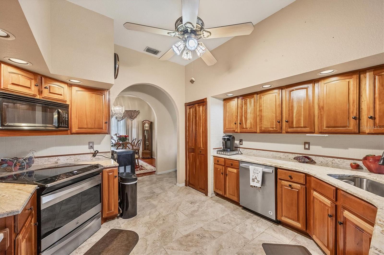 Image 20 of 59 For 6242 Tropicaire Boulevard